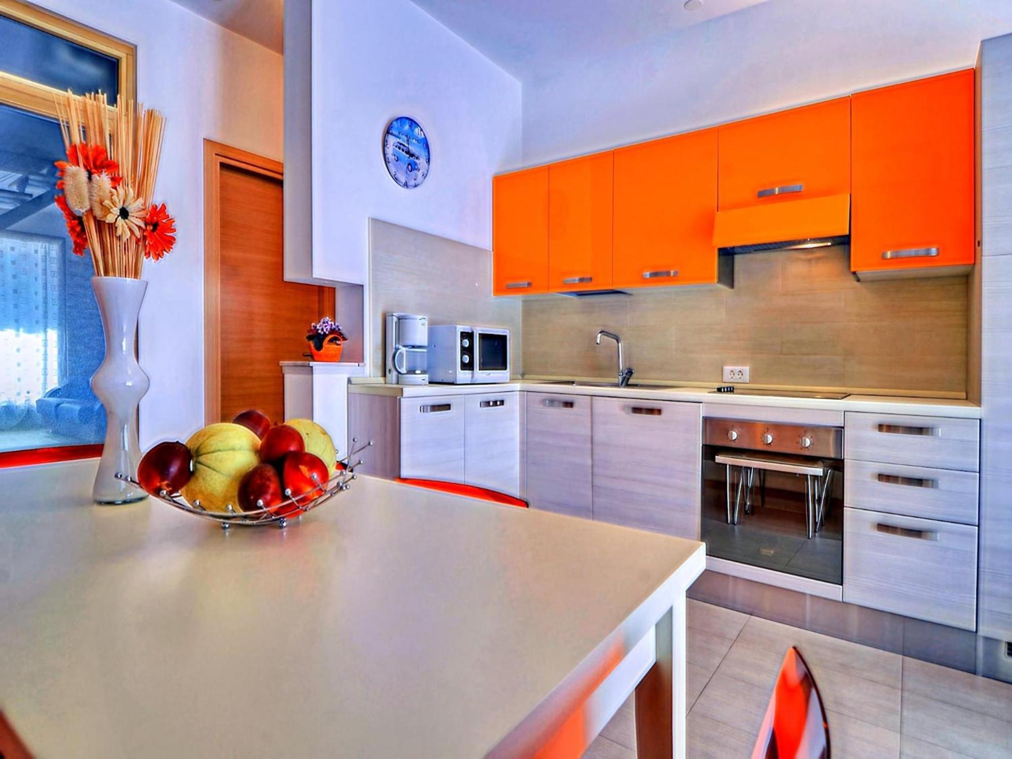 Sun-Kissed Apartment In Bibinje With Garden Bagian luar foto
